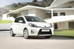 Toyota Yaris Hybrid 2012 года